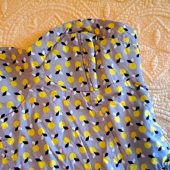 Lemon Print Strapless Peplum Bustier Style Top - Picture 2 of 6